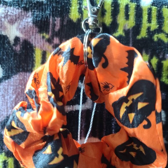 Scrunchie Halloween Themed Wristlet Keyring - Picture 2 of 3